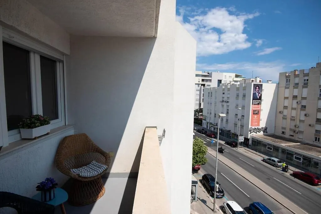 Spacious 3 Bedroom Apartment Chiara Near Beach & Old Tovn Split