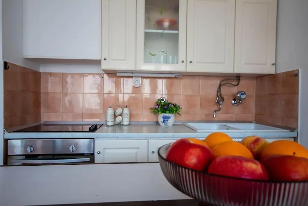 Spacious 3 Bedroom Apartment Chiara Near Beach & Old Tovn Split