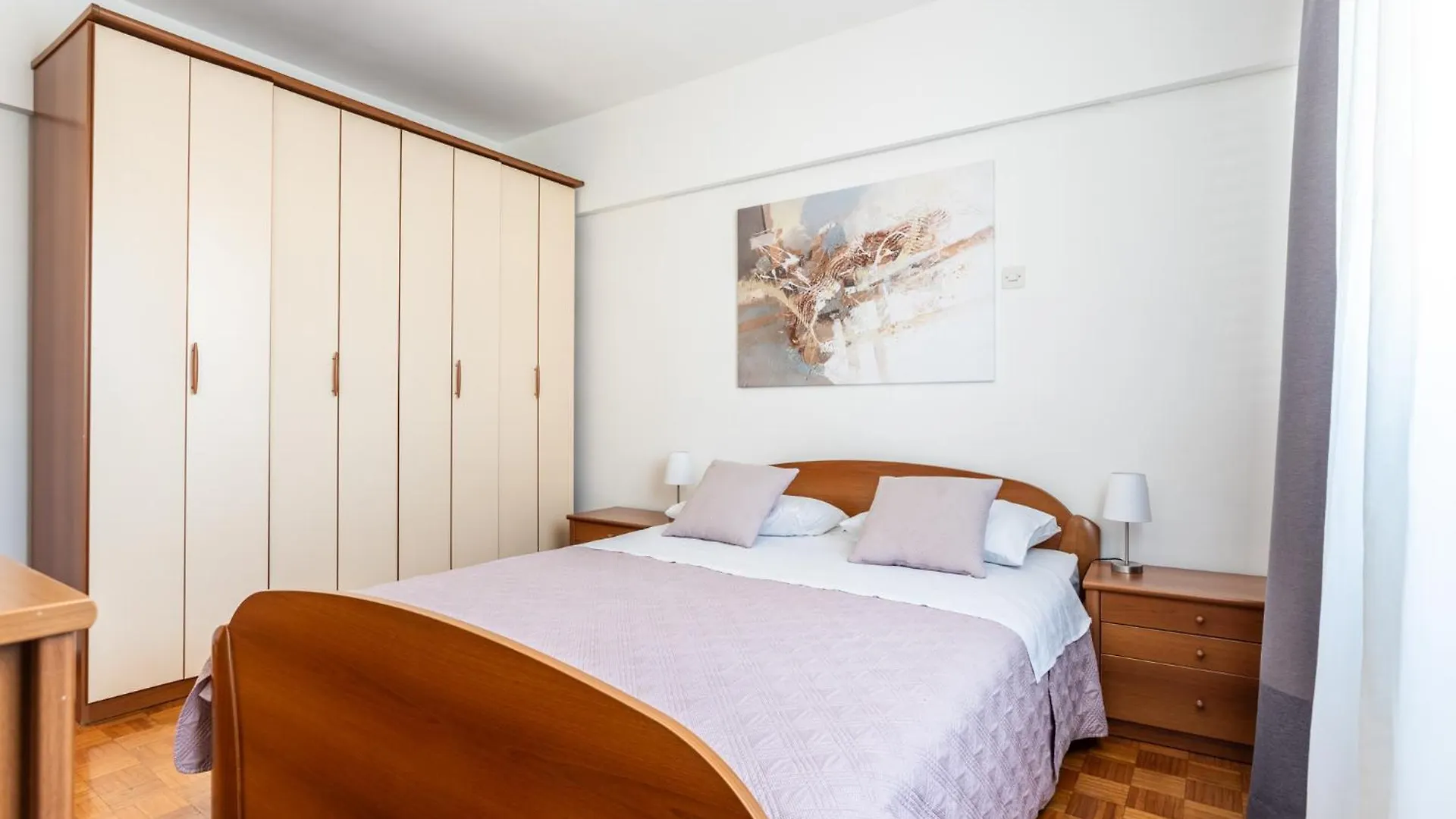 Spacious 3 Bedroom Apartment Chiara Near Beach & Old Tovn Split