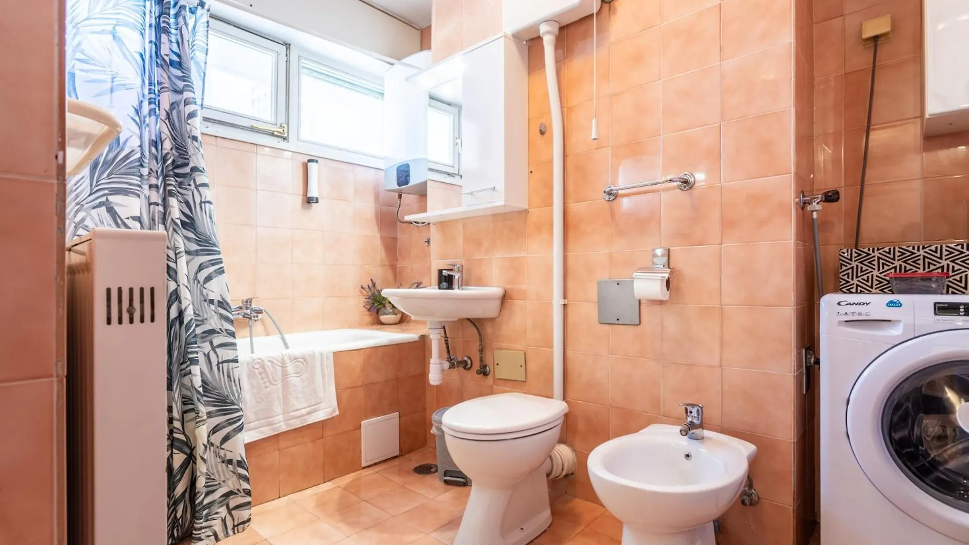 Spacious 3 Bedroom Apartment Chiara Near Beach & Old Tovn Split